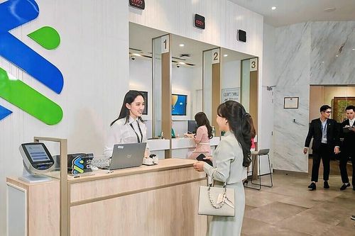 Standard Chartered dự báo GDP Việt Nam quý III tăng 8,7%