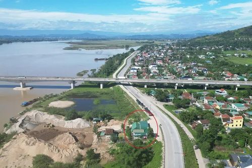Loay hoay xử lý công trình trái phép tồn tại 20 năm trên đê Tả Lam