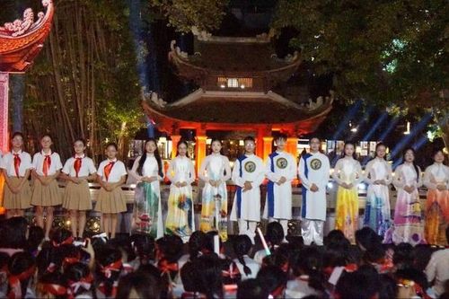 Học sinh Thủ đô tìm hiểu Văn Miếu - Quốc Tử Giám