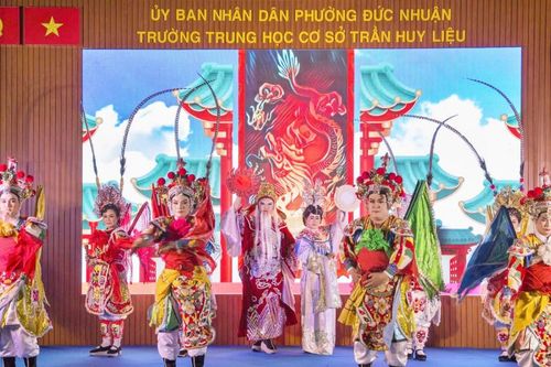 Nghị quyết 80-NQ/TW: Mở đường đưa di sản văn hóa truyền thống vào trường học