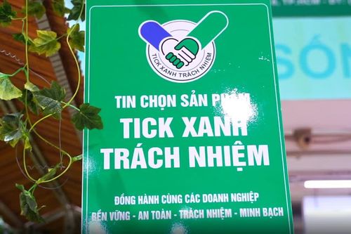 'Tick xanh trách nhiệm' và cuộc chơi mới của thực phẩm học đường