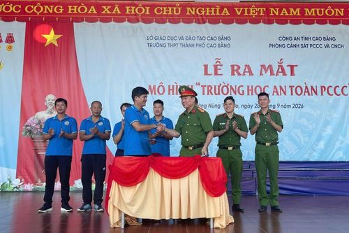 Ra mắt 'Trường học an toàn phòng cháy, chữa cháy' tại Trường THPT Thành phố Cao Bằng
