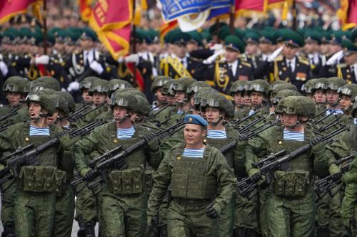 Tổng thống Putin tiếp tục ký sắc lệnh tăng quân số quân đội Nga