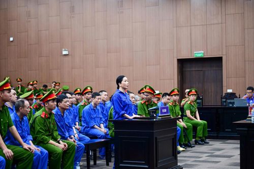 Cựu điều dưỡng Viện Pháp y tâm thần khai nhận tiền giúp 'bà trùm' trốn viện