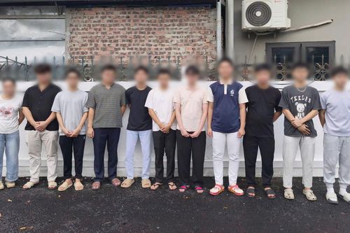 Khởi tố 11 người lôi kéo học sinh, sinh viên mở tài khoản ngân hàng để bán
