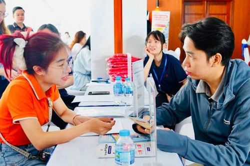 Hà Nội: Nhiều cơ hội việc làm, đãi ngộ hấp dẫn người lao động
