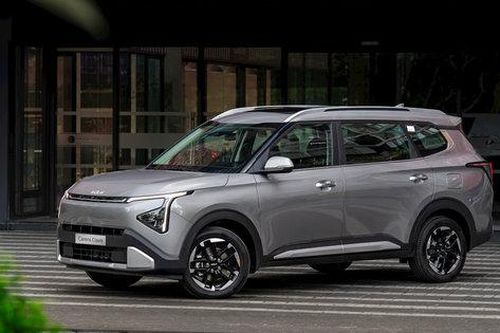 Thị trường ô tô vào mùa nước rút 2026 với lượng xe mới nhiều hiếm thấy