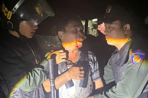 Người đàn ông ở Thái Nguyên mặc 'áo giáp' tự chế, dùng dao làm 2 công an bị thương
