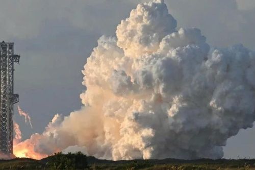 Tên lửa Starship của SpaceX lần đầu đạt quỹ đạo dù động cơ gặp sự cố