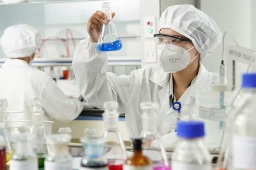 Công nghiệp hóa dược: Từng bước làm chủ nguồn nguyên liệu cho sản xuất thuốc