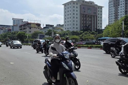 Nguyên nhân nắng nóng bỏng rát giữa mùa thu ở miền Bắc, miền Trung