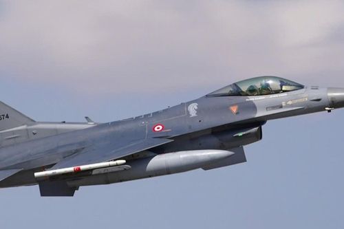 Cuộc so tài không dễ đoán giữa chiến đấu cơ F-16 Mỹ và Rafale Pháp