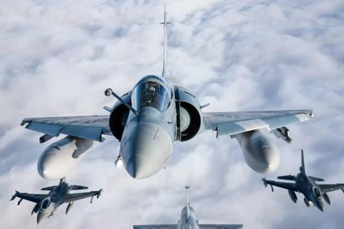Không quân NATO bất ngờ phô diễn sức mạnh gần biên giới Nga