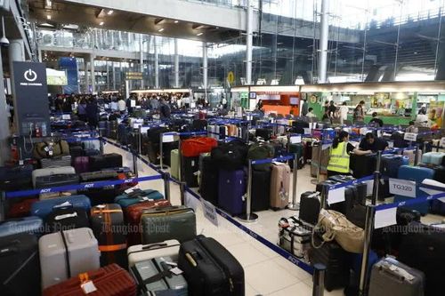 Ngập lụt gây gián đoạn hoạt động tại sân bay Bangkok, hơn 300 chuyến bay bị ảnh hưởng