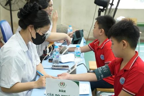 Khám sức khỏe toàn diện cho học sinh, cập nhật lên cổng dữ liệu quốc gia