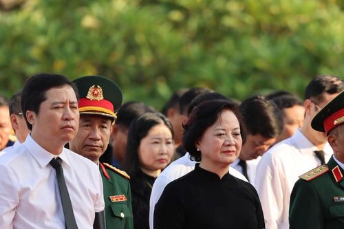 Phó Thủ tướng Phạm Thị Thanh Trà dự lễ truy điệu, an táng 71 hài cốt liệt sĩ tại Lào Cai