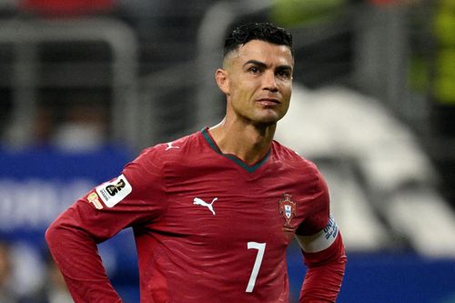 Ronaldo nổi giận, làm dậy sóng tuyển Bồ Đào Nha