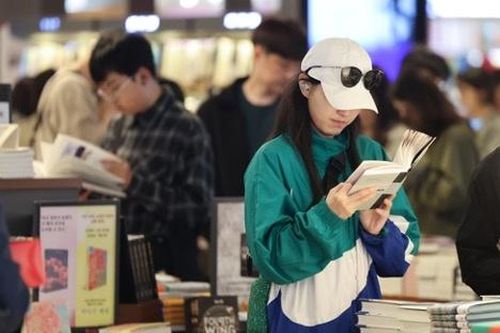 Ngành sách Hàn Quốc trong thời đại 'tiêu dùng siêu nén'