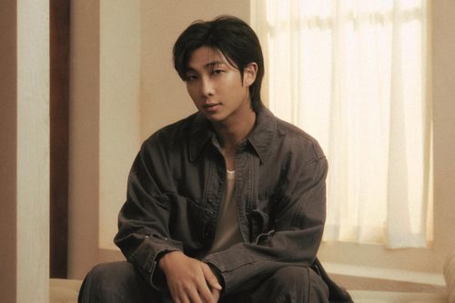 RM (BTS) đưa 140 tác phẩm đắt giá sang Mỹ triển lãm