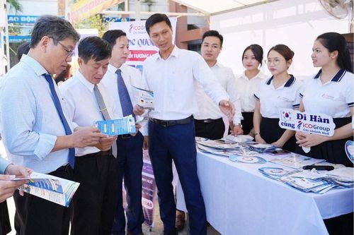 Hơn 12.000 cơ hội việc làm và tuyển sinh cho người lao động tại Huế