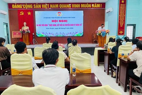 An Giang: Vĩnh Thuận đưa kỹ năng số đến gần người dân