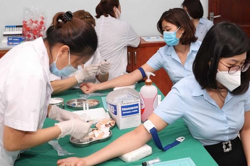 Không để người dân khám, xét nghiệm lại để phục vụ cập nhật dữ liệu Sổ sức khỏe điện tử