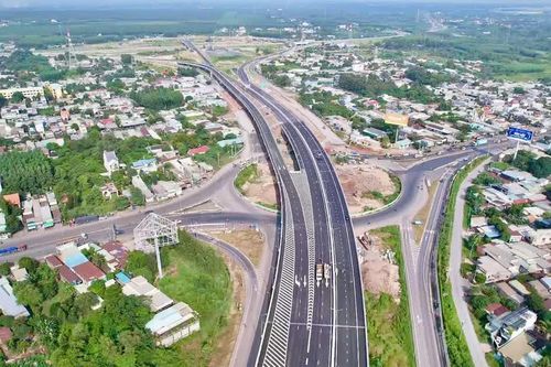 Thông xe, khai thác cao tốc Bến Lức-Long Thành từ 1/10