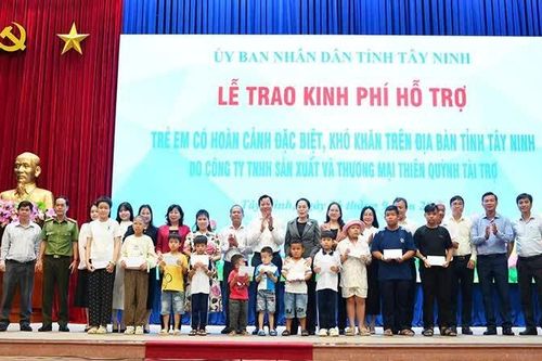 Hỗ trợ 3 tỷ đồng cho trẻ mồ côi, trẻ mắc bệnh hiểm nghèo ở Tây Ninh
