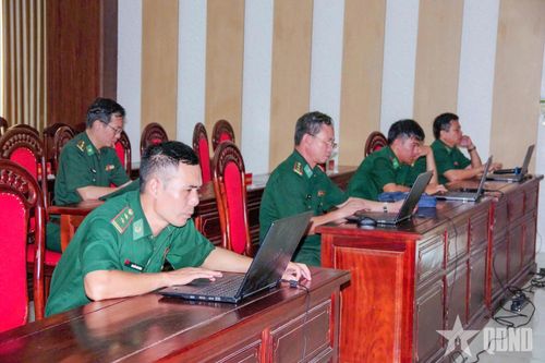 Bộ đội Biên phòng TP Hải Phòng tập huấn cho 100% cán bộ về điều lệnh, xây dựng chính quy