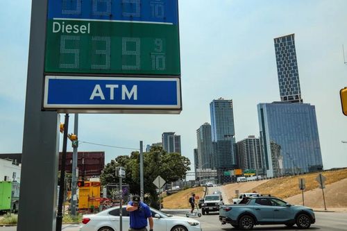 Bang Texas của Mỹ ban bố tình trạng thảm họa vì giá dầu diesel tăng vọt