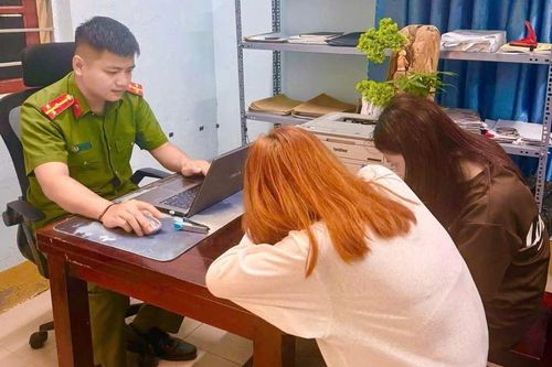 Đưa 2 thiếu niên về nhà sau nhiều tháng bỏ đi