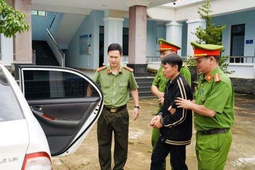 Bắt đối tượng tàng trữ, sử dụng 'chó lửa'