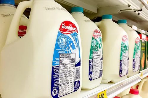 Mỹ cấm nhập hàng hóa Canada trị giá gần 1 tỷ USD