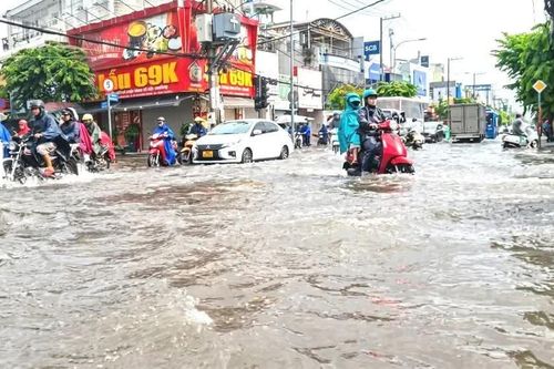 Nhiều nơi ở TPHCM và Nam bộ có khả năng mưa lớn trong chiều, tối 30-9