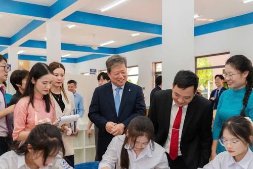 Thư viện đa chức năng giúp học sinh lựa chọn tương lai