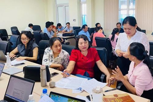 Tập huấn giáo dục năng lượng sạch cho giáo viên và cán bộ quản lý giáo dục