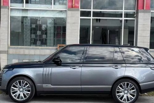 Showroom xe sang rao bán 'cắt lỗ' cả tỷ đồng
