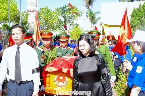 Quảng Trị truy điệu, an táng 30 hài cốt liệt sĩ vừa được quy tập