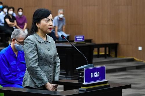 Vụ Bộ trưởng Nguyễn Thị Kim Tiến: Tòa bất ngờ tạm dừng, chưa thể tuyên án các bị cáo