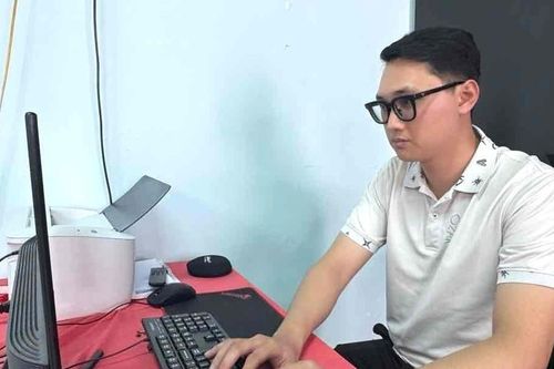 Cử nhân 'Gen Z' bỏ trường cao đẳng về làm tổ trưởng dân phố, 'quản' hơn 500 hộ dân
