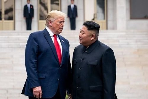 Ông Trump nói Triều Tiên được sở hữu vũ khí hạt nhân vì 'ông Kim là bạn tôi'