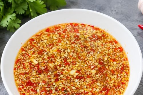 Cách làm nước mắm trộn gỏi với chanh tỏi ớt đơn giản, ai cũng làm được