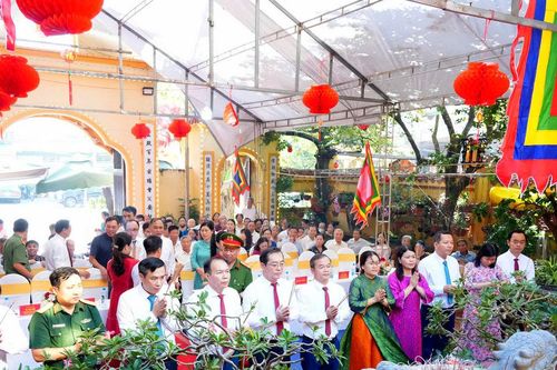 Trang trọng lễ kỷ niệm 726 ngày mất của Hưng Đạo Đại Vương Trần Quốc Tuấn tại Nghệ An