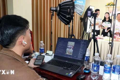 Từ 'Chợ số' đến phòng Livestream: Cú hích cho kinh tế số ở Cần Thơ