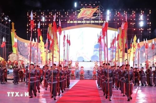 Trong 3 ngày, gần 120.000 lượt khách trẩy hội Côn Sơn, Kiếp Bạc mùa Thu 2026