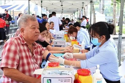 Thích ứng với già hóa dân số gắn với phát triển kinh tế bạc