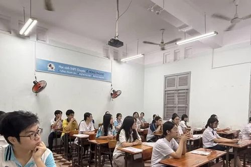 Giảm số môn thi lớp 10: Giảm áp lực nhưng còn ý kiến băn khoăn