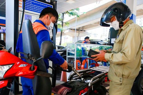 Chính phủ đồng ý tiếp tục kéo dài thời hạn giảm thuế xăng dầu đến hết năm
