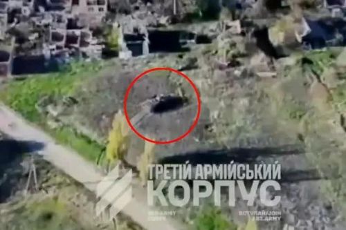 Ukraine biến xe bọc thép Liên Xô thành “xe zombie” không người lái, đánh phòng tuyến Nga