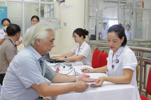 Tháo gỡ nhiều vướng mắc về khám sức khỏe miễn phí toàn dân